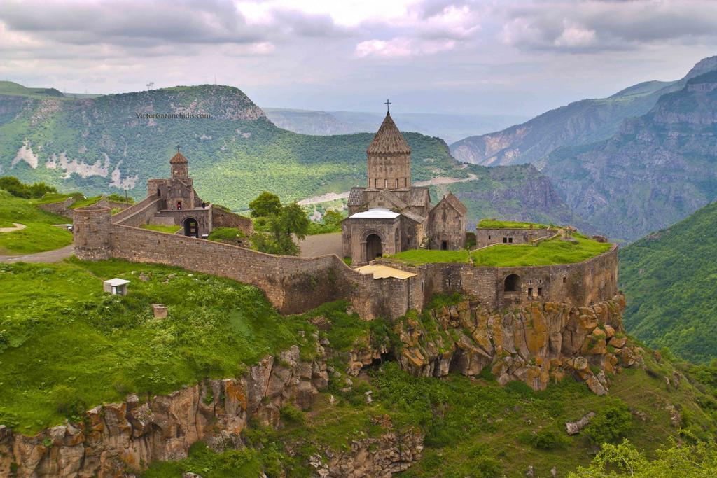 Camping In Tatev Hotel Buitenkant foto